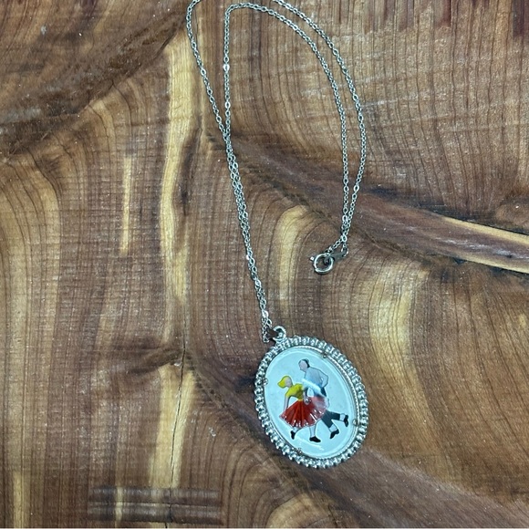Vintage Dancing Couple Pendant Necklace - Picture 5 of 9